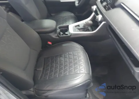 2021 Toyota Rav4 Xle z USA, uszkodzony, nr VIN 2T3P1RFV8MC242220